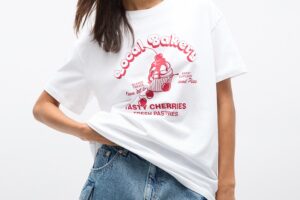 SHORT SLEEVE T-SHIRT WITH PRINTED GRAPHIC